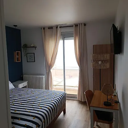 New De La Hotel